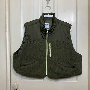 OLD NAVY | Old Navy Cropped Sherpa Green Vest with Pockets